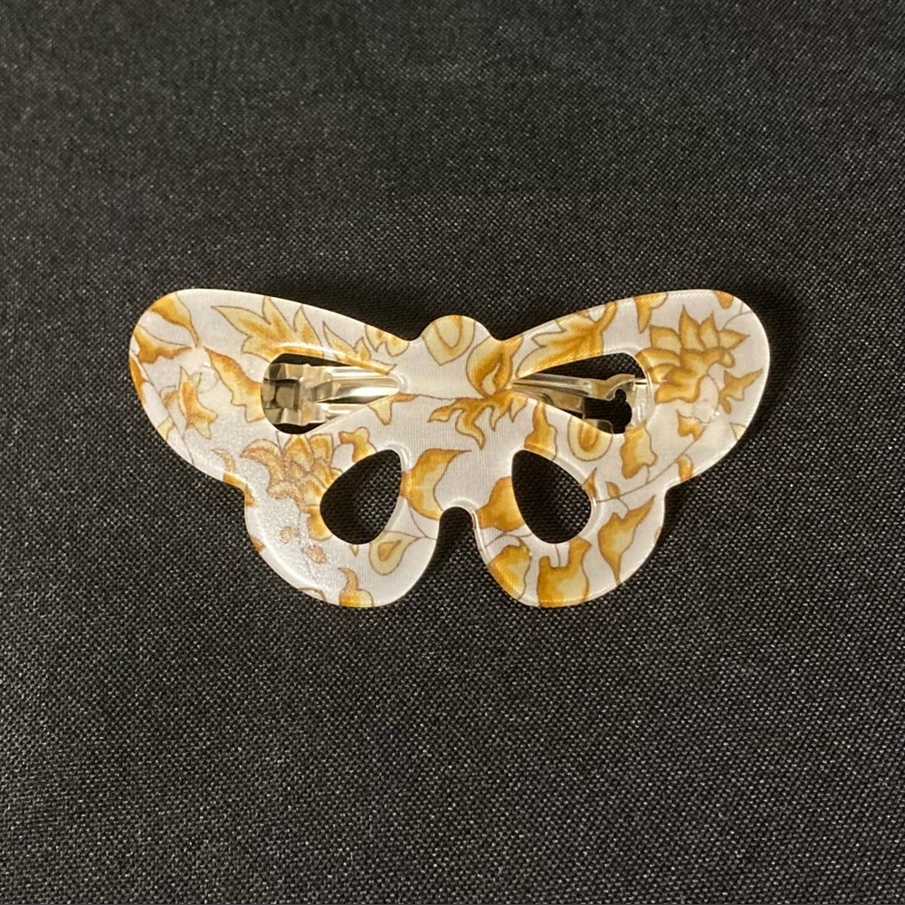 ⭐️ Acrylic White and Orange Floral Butterfly Barrette